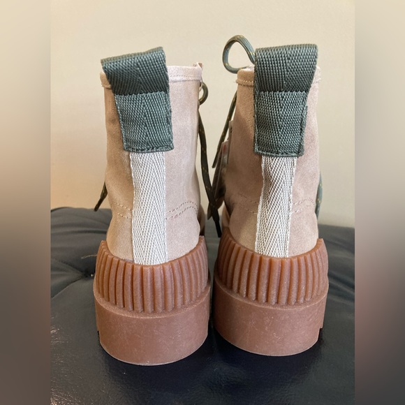 (NEW) ZARA Hiking Boots 7.5 - Picture 3 of 7
